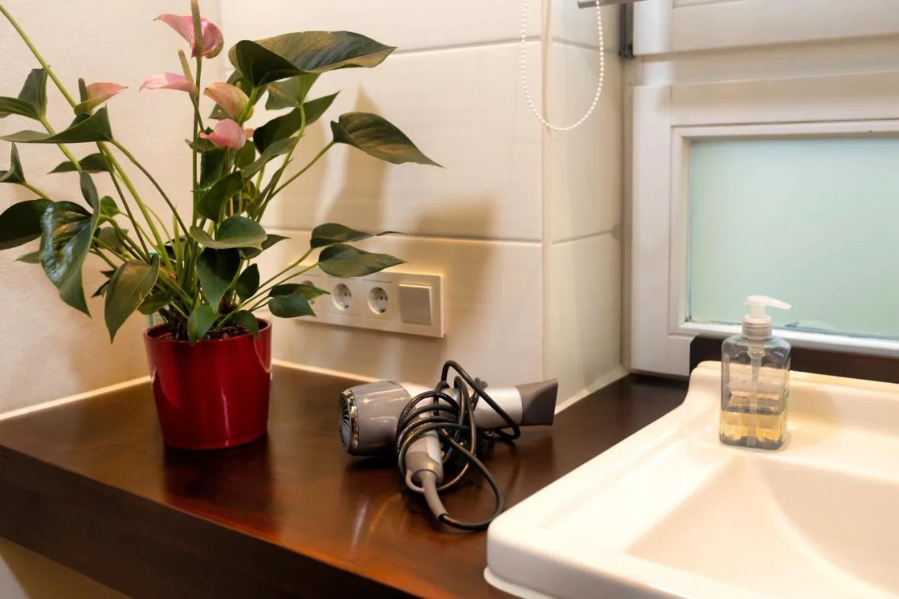 Nuumis Luxury 115 M2 Apartment, Dresdner Heide Mit Garten Dresden 0*,  Germany