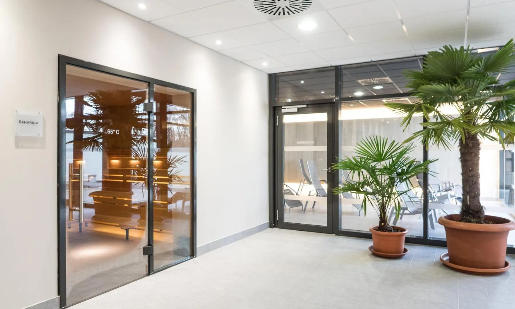 Nuumis Luxury 115 M2 Apartment, Dresdner Heide Mit Garten Dresden 0*,  Germany