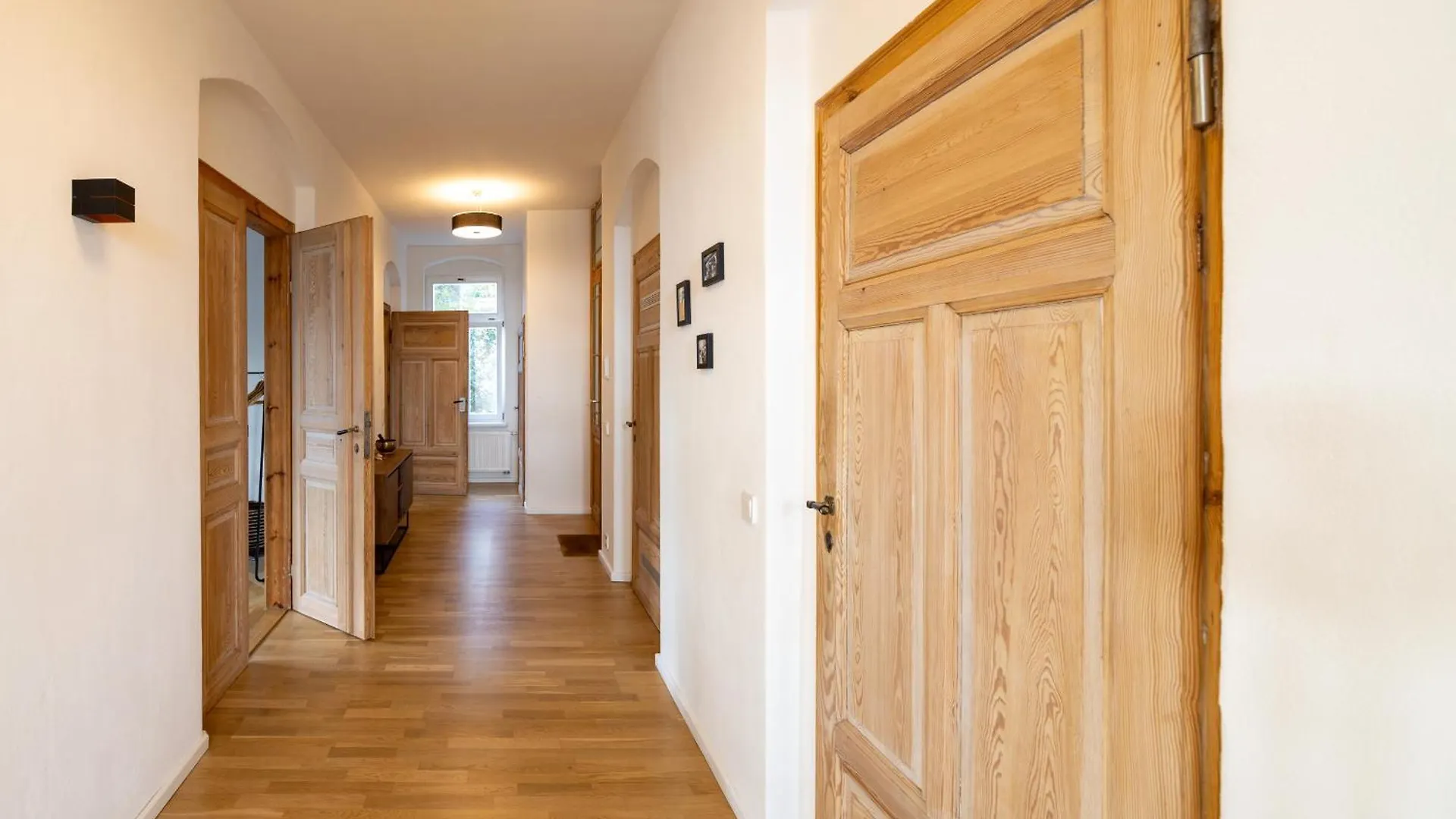 アパート Nuumis Luxury 115 M2 Apartment, Dresdner Heide Mit Garten ドレスデン ドイツ
